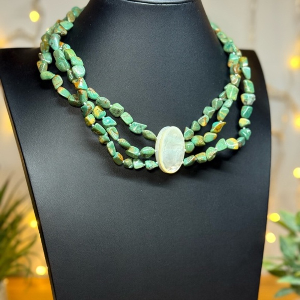 Layered Green Turquoise Beaded Necklace with Oval Pendant